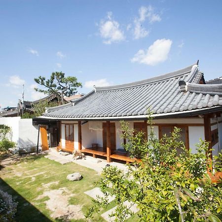 Ohnewwall Guesthouse Jeonju Zewnętrze zdjęcie
